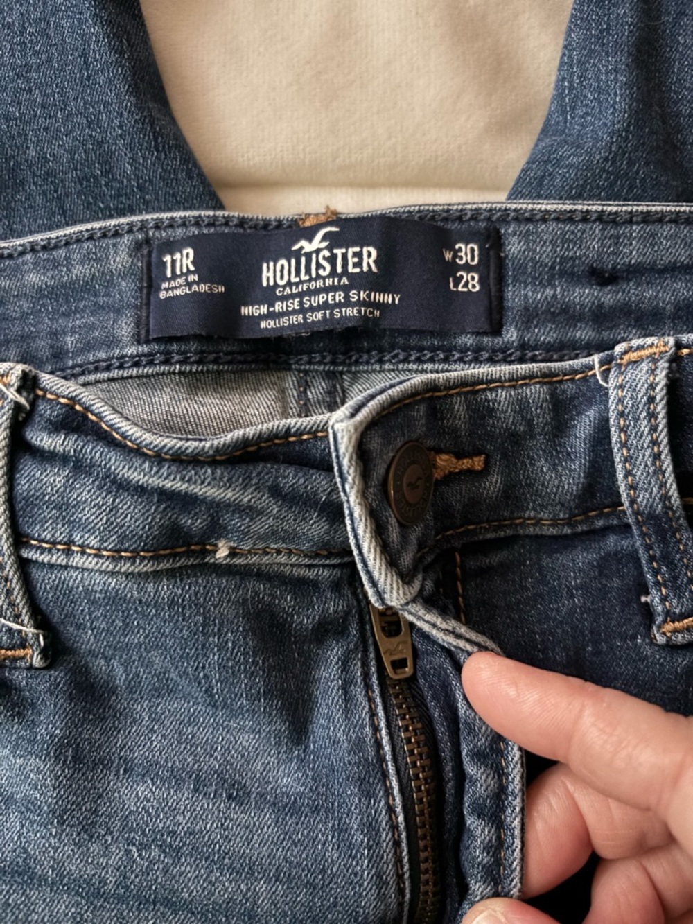 Hollister Womens Super Skinny Jeans in Medium Blue Wash